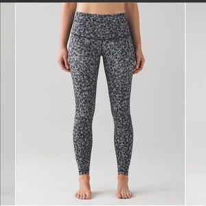 Lululemon Wunder Under Nulux fabric leggings(468)
